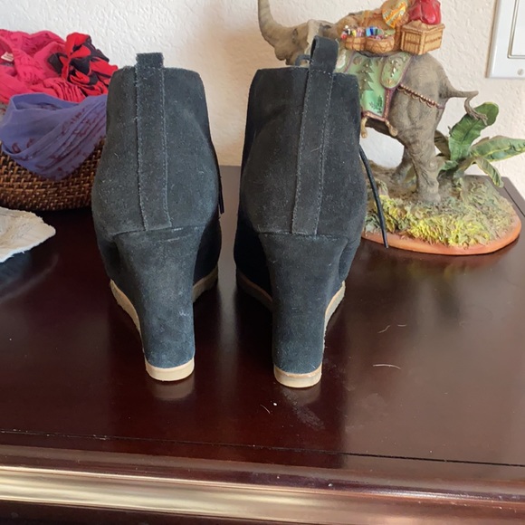Black 8.5 wedge bootie - Picture 3 of 5